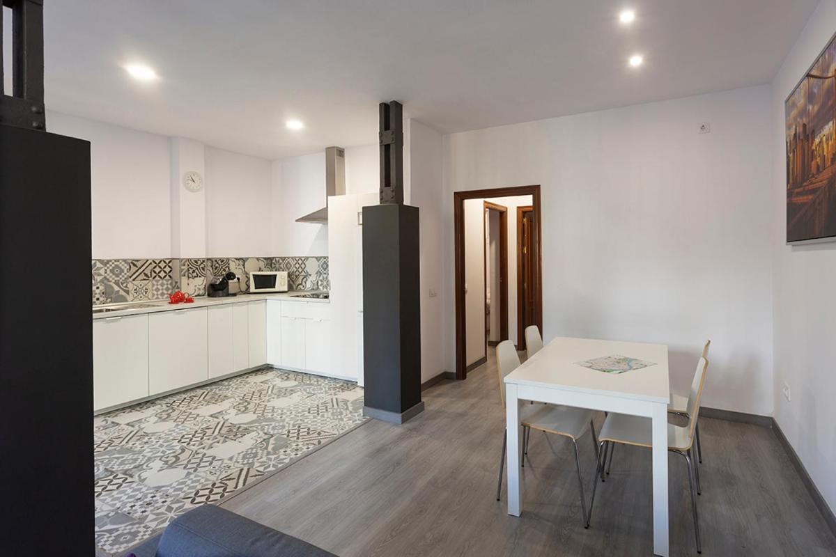 Pelicano Urban Apartment Siviglia Esterno foto